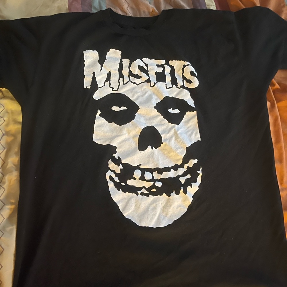 mistfits graphic tee